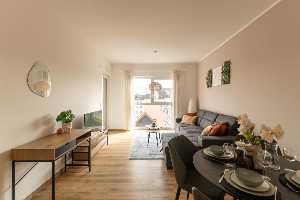 Dwellstay - Modernes Apartment I 55Qm I 2 Zimmer I Kueche I Bad I Terrasse I Tv I Wlan บัดแฮร์สเฟลด์ ภายนอก รูปภาพ